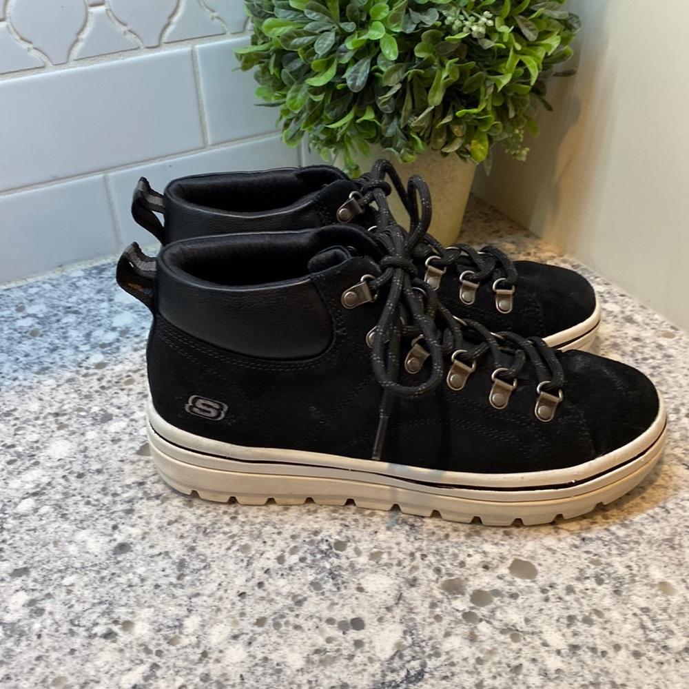Sketchers black hi top Street Cleats size 7.5
